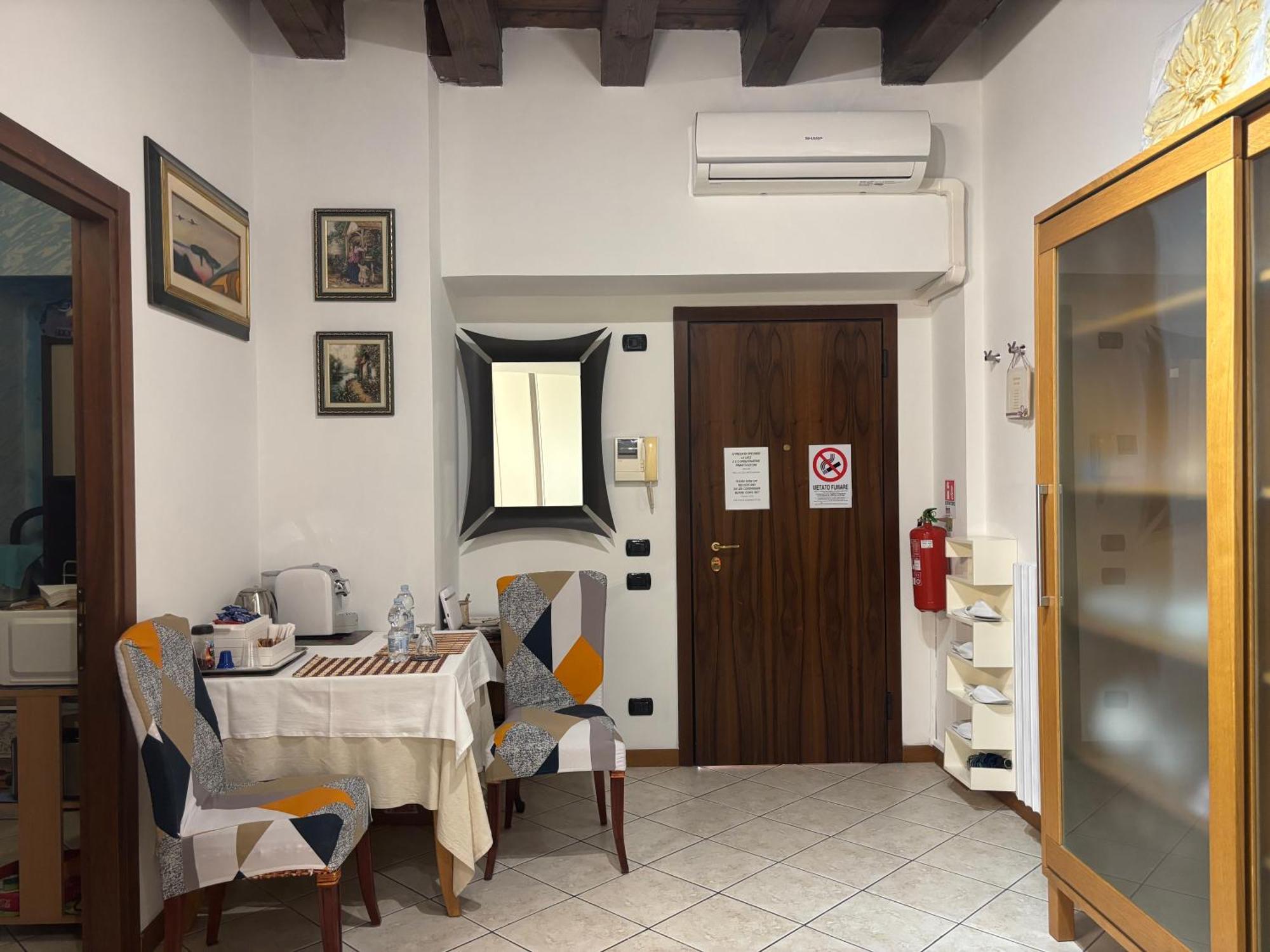 Monolocale In Piazza Isolo Διαμέρισμα Βερόνα Εξωτερικό φωτογραφία